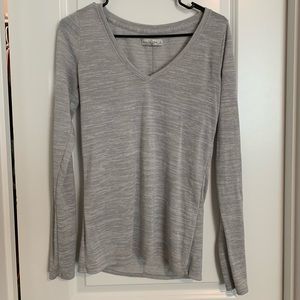 Abercrombie & Fitch long sleeve grey v neck top size L